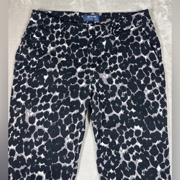 Old Navy Mid Rise Harper Cropped Leopard Animal Print Cotton Blend Pants 4 Reg - Picture 2 of 16